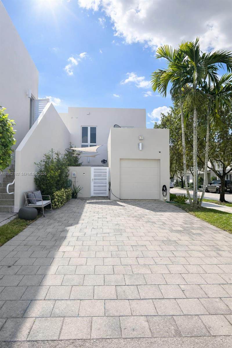 https://bt-photos.global.ssl.fastly.net/miami/orig_boomver_1_A11962182-2.jpg