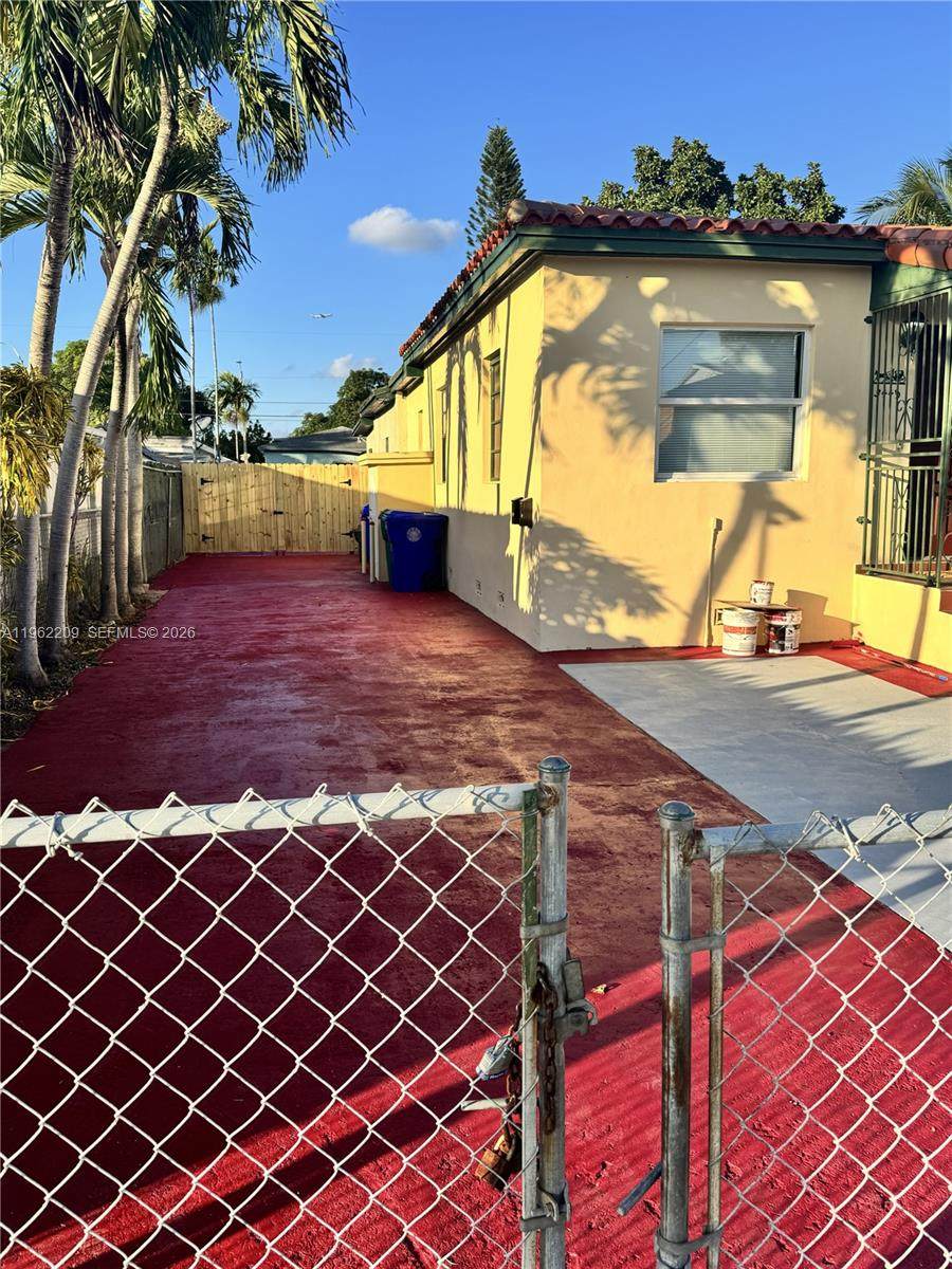 https://bt-photos.global.ssl.fastly.net/miami/orig_boomver_1_A11962209-2.jpg