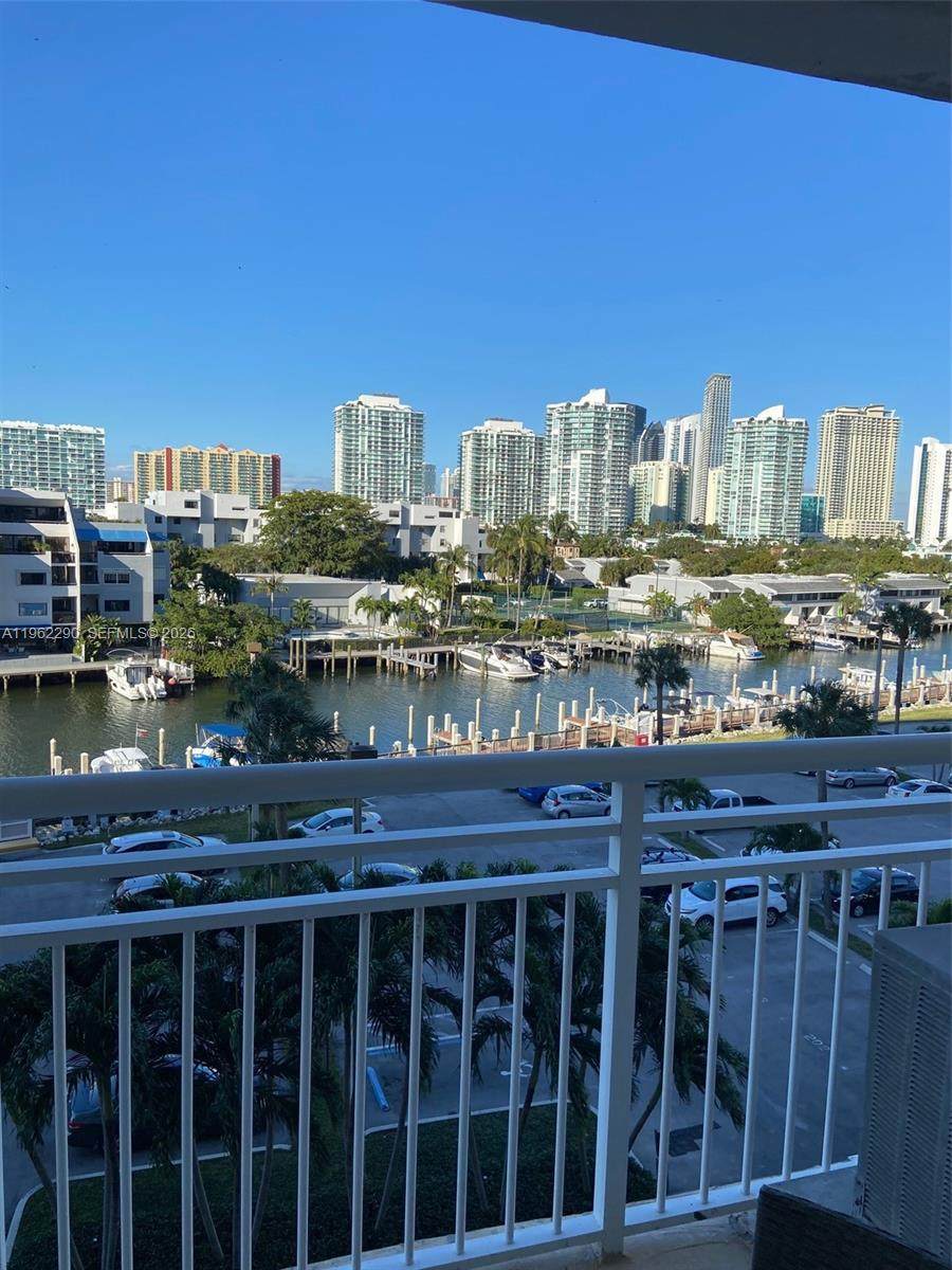 400 Kings Point Dr - Photo 1