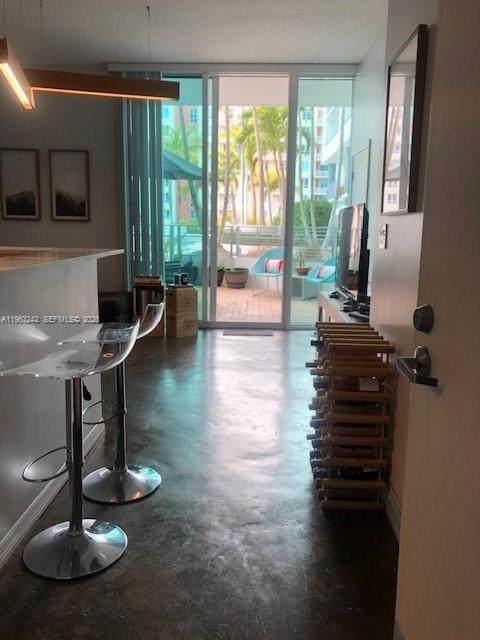 350 24th St - Photo 1