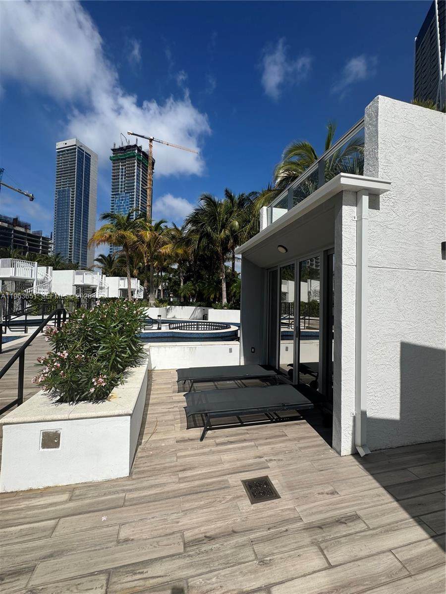 https://bt-photos.global.ssl.fastly.net/miami/orig_boomver_1_A11963651-2.jpg