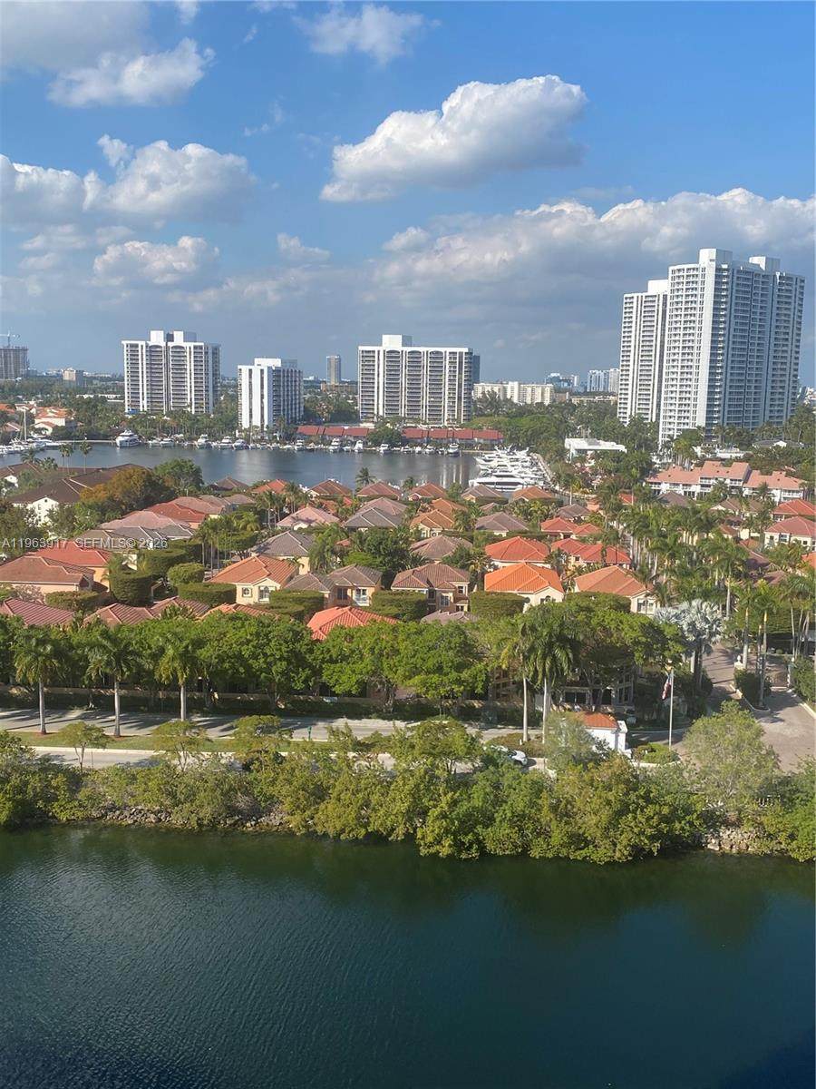 https://bt-photos.global.ssl.fastly.net/miami/orig_boomver_1_A11963917-2.jpg