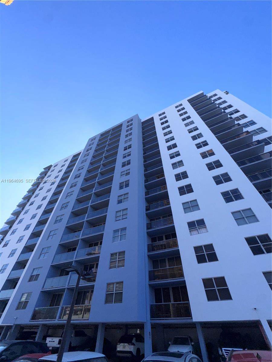 401 69th St - Photo 1