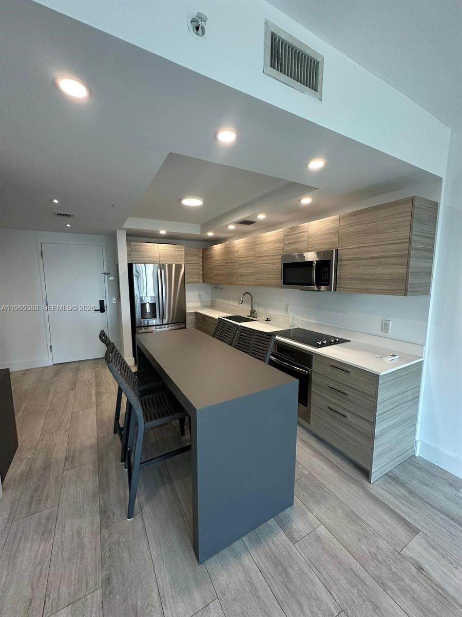 https://bt-photos.global.ssl.fastly.net/miami/orig_boomver_1_A11965388-2.jpg