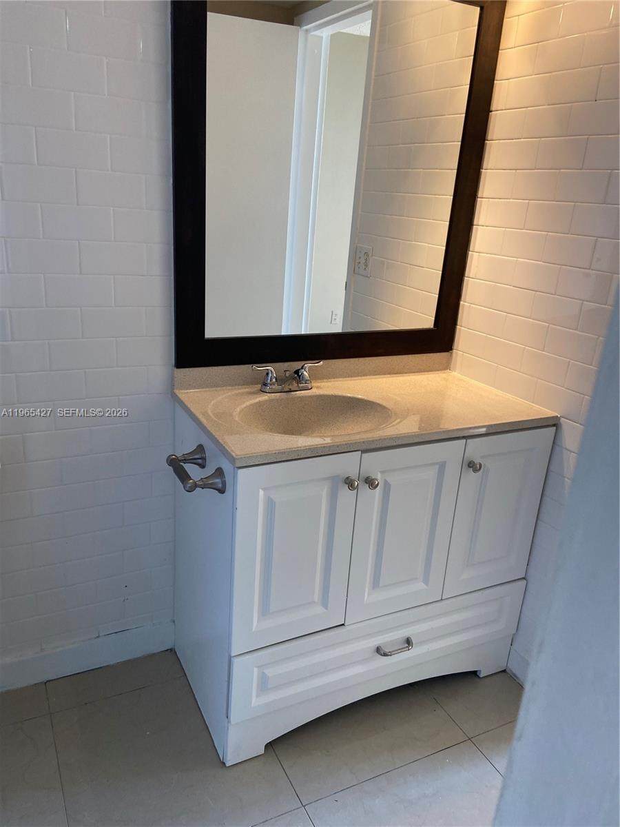 https://bt-photos.global.ssl.fastly.net/miami/orig_boomver_1_A11965427-2.jpg
