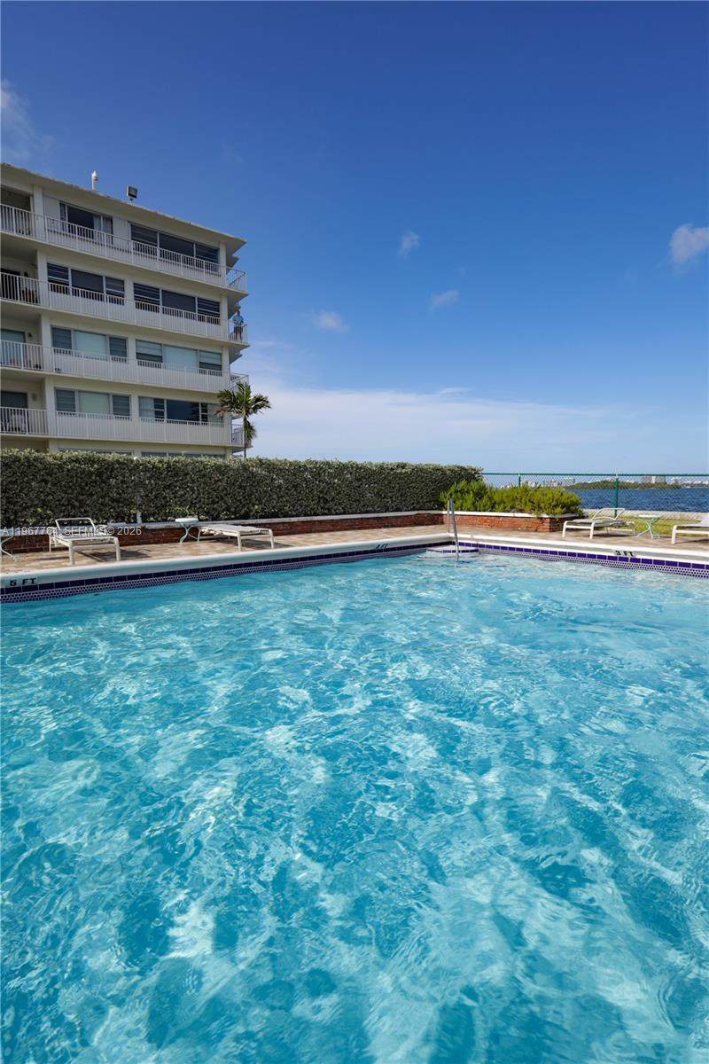 https://bt-photos.global.ssl.fastly.net/miami/1280_boomver_1_A11967764-2.jpg
