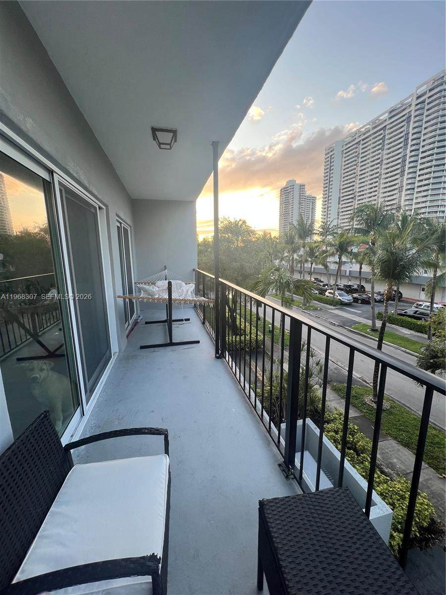 https://bt-photos.global.ssl.fastly.net/miami/orig_boomver_1_A11968307-2.jpg