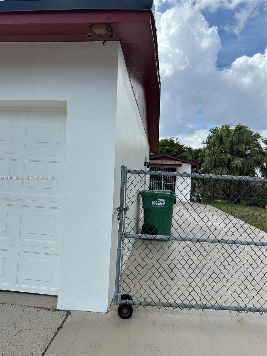 https://bt-photos.global.ssl.fastly.net/miami/orig_boomver_1_A11968967-2.jpg