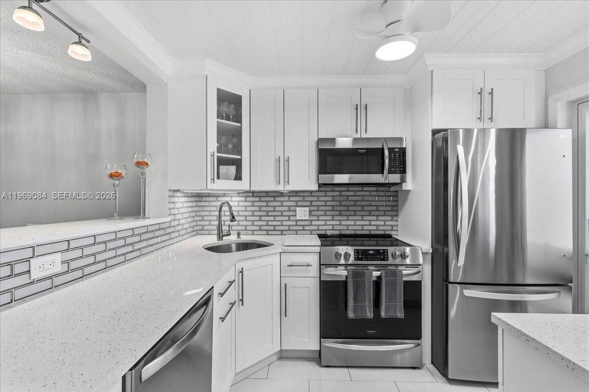 3201 8th St - Photo 1