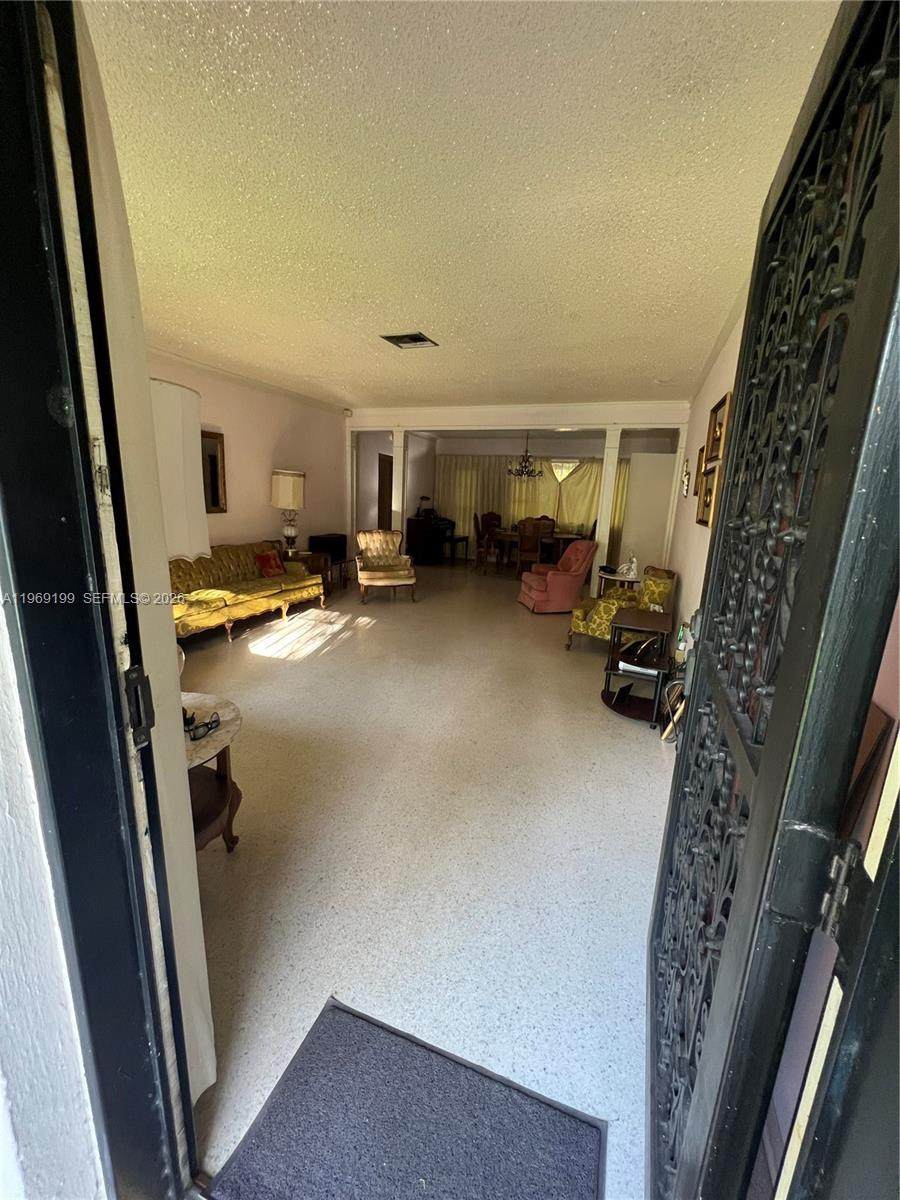 https://bt-photos.global.ssl.fastly.net/miami/1280_boomver_1_A11969199-2.jpg