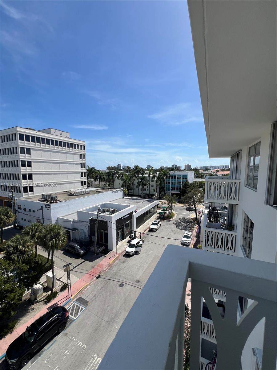 https://bt-photos.global.ssl.fastly.net/miami/orig_boomver_1_A11969378-2.jpg