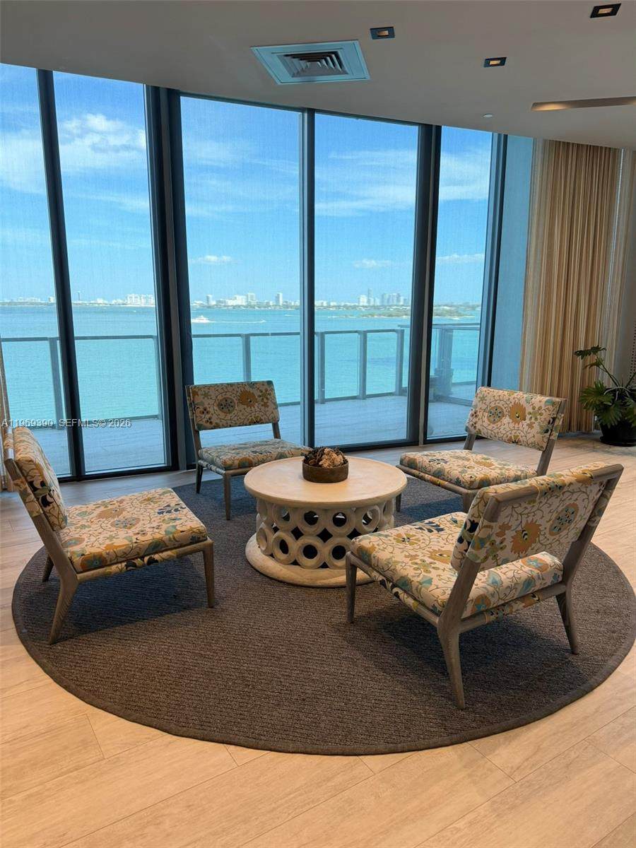 https://bt-photos.global.ssl.fastly.net/miami/orig_boomver_1_A11969390-2.jpg