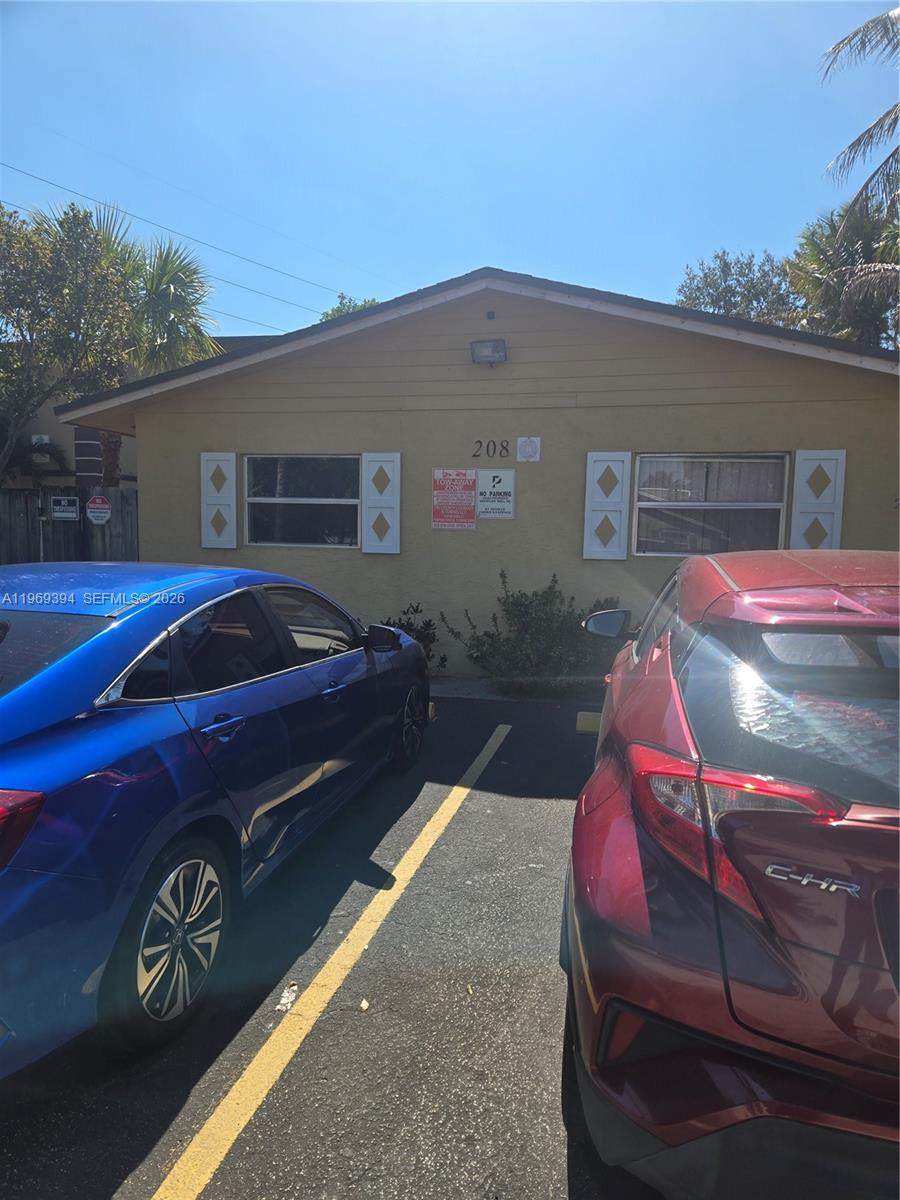 208 1st Ct - Photo 1