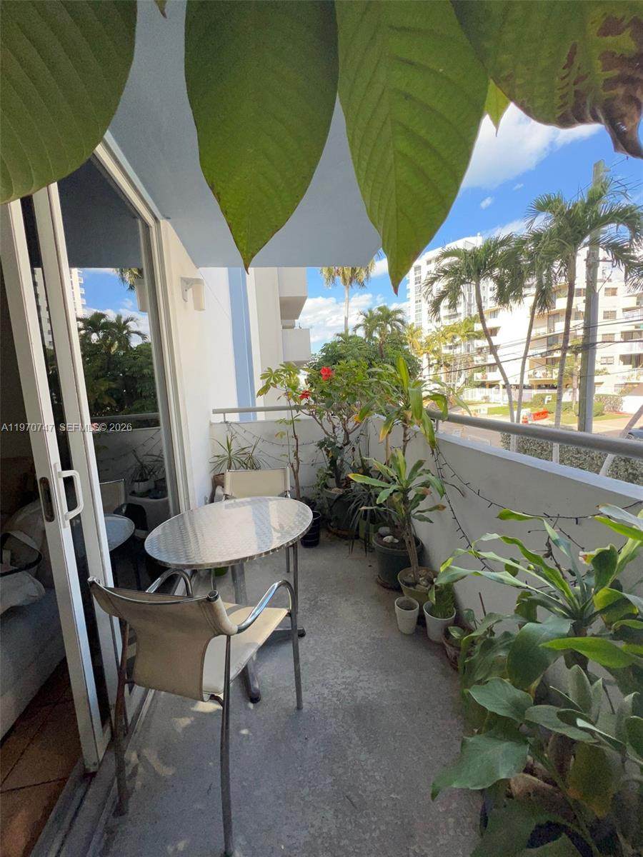 1658 Bay Rd - Photo 1