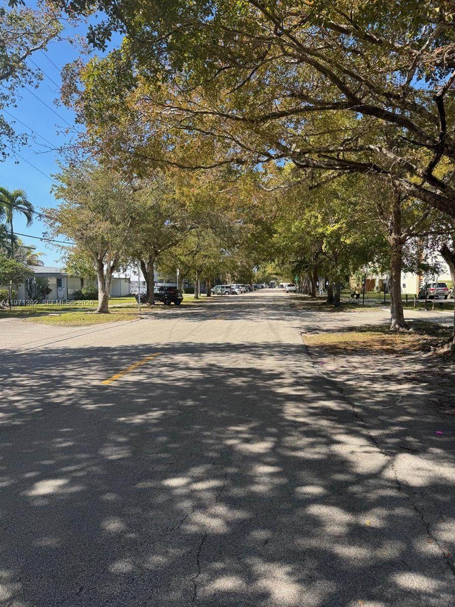 https://bt-photos.global.ssl.fastly.net/miami/1280_boomver_1_A11971392-2.jpg
