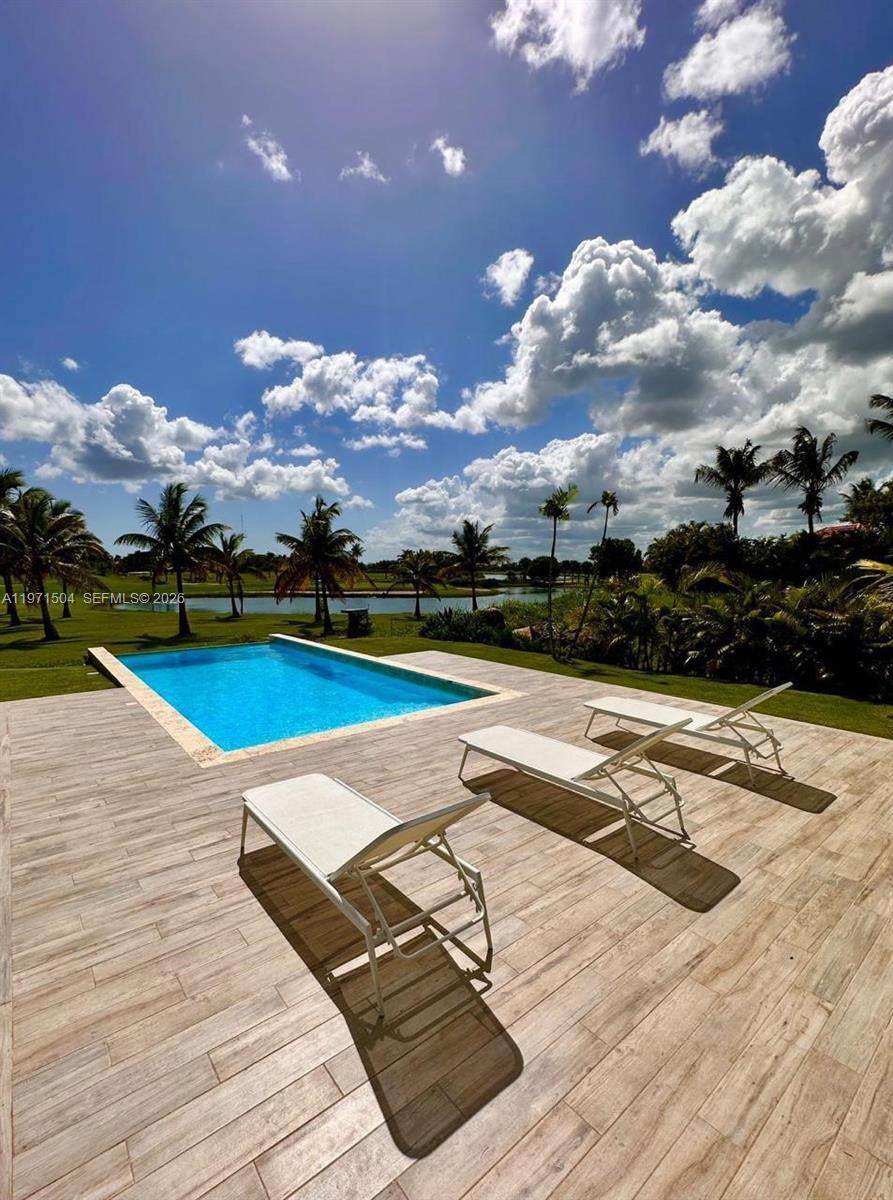 https://bt-photos.global.ssl.fastly.net/miami/orig_boomver_1_A11971504-2.jpg