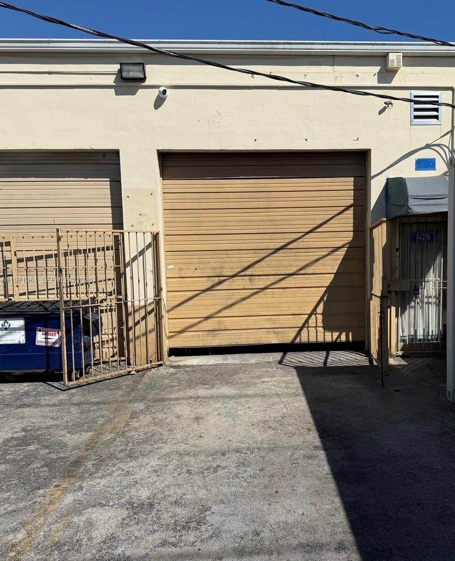 675 26th St - Photo 1