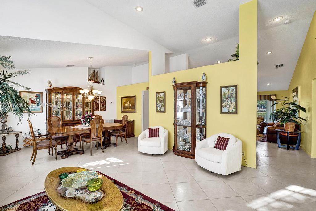 https://bt-photos.global.ssl.fastly.net/miami/1280_boomver_1_A11972904-2.jpg