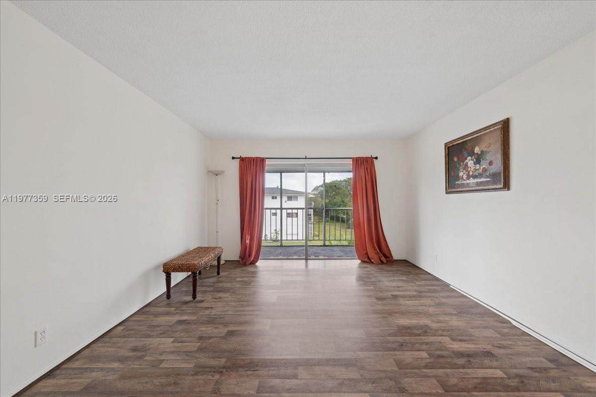 1200 Hillcrest Ct - Photo 1