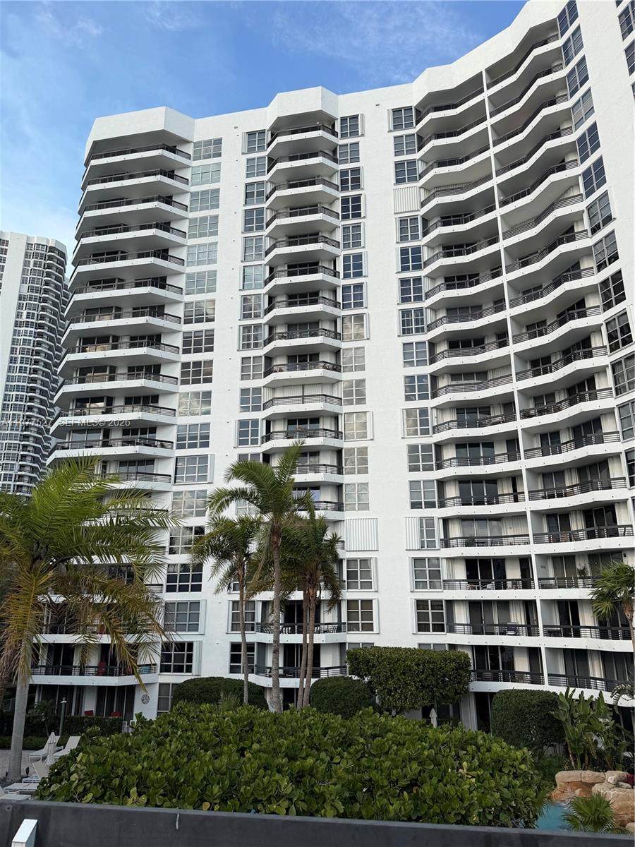 https://bt-photos.global.ssl.fastly.net/miami/orig_boomver_1_A11977527-2.jpg