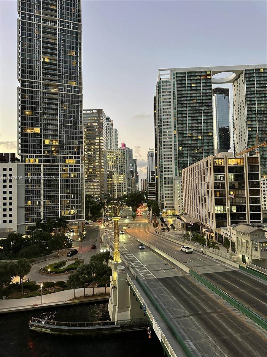 https://bt-photos.global.ssl.fastly.net/miami/1280_boomver_1_A11977605-2.jpg