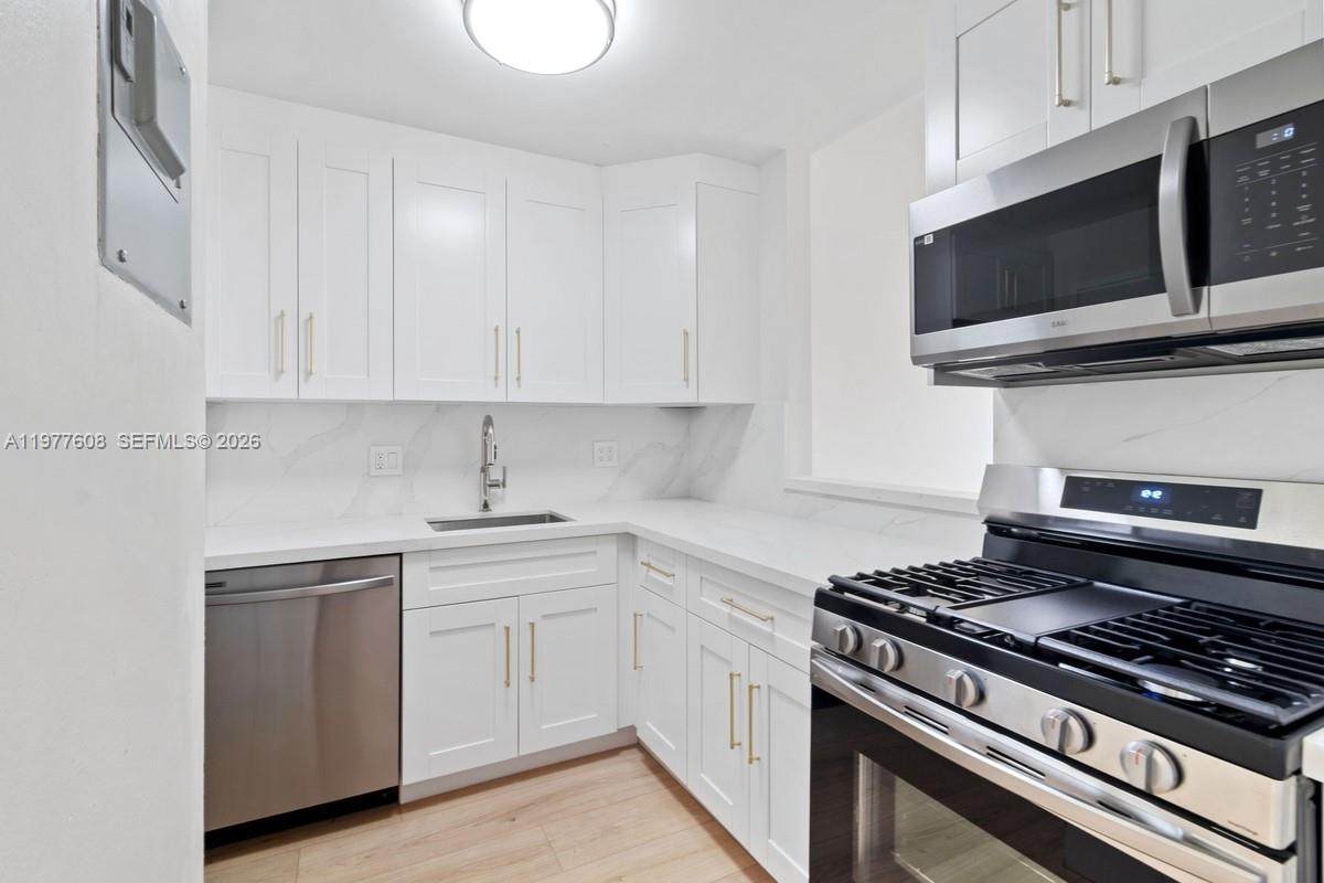 6902 Kendall Dr - Photo 1