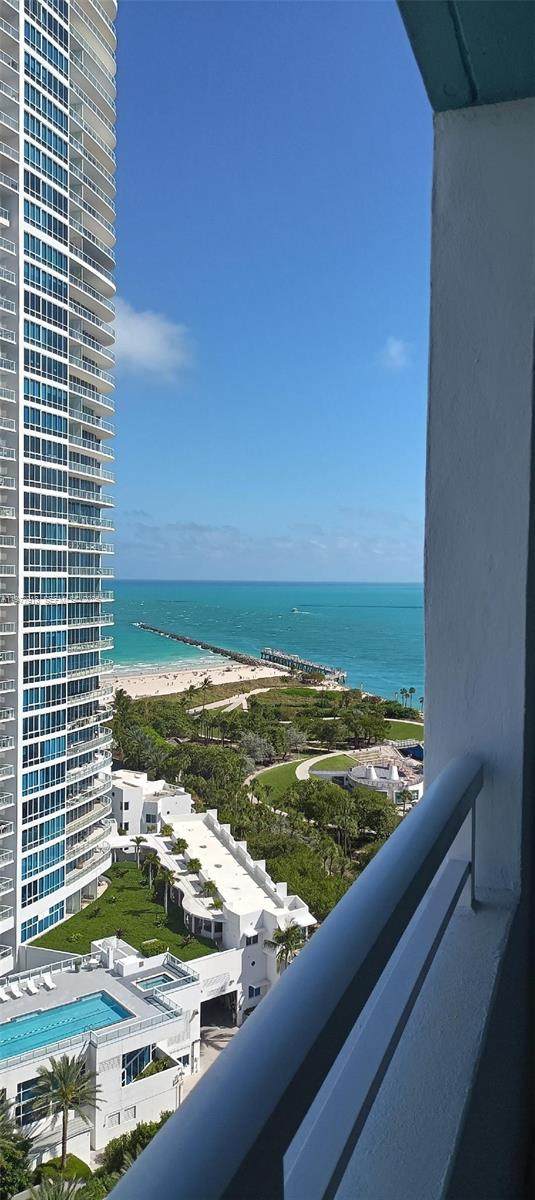 https://bt-photos.global.ssl.fastly.net/miami/orig_boomver_1_A11977913-2.jpg