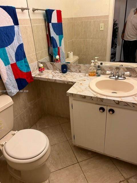 2029 46th Ave - Photo 1