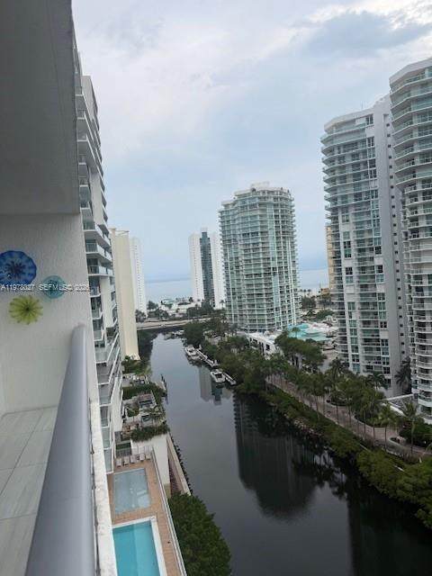 https://bt-photos.global.ssl.fastly.net/miami/1280_boomver_1_A11978027-2.jpg