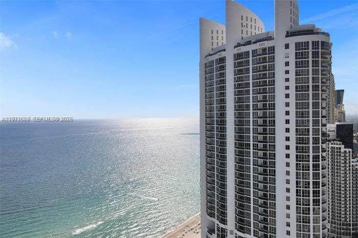 18201 Collins Ave - Photo 1