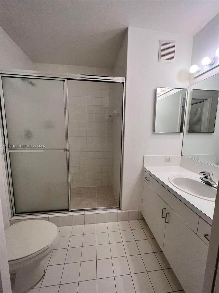 https://bt-photos.global.ssl.fastly.net/miami/orig_boomver_1_A11978168-2.jpg