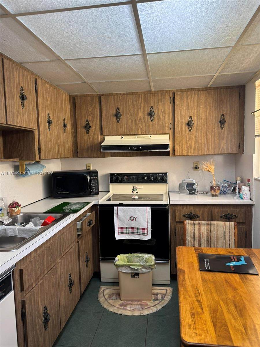 9180 Fontainebleau Blvd - Photo 1