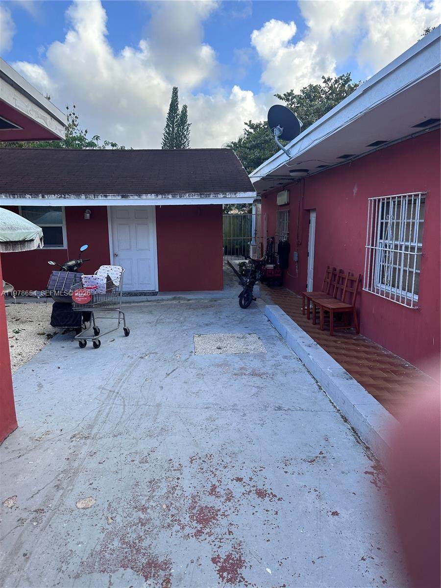 https://bt-photos.global.ssl.fastly.net/miami/orig_boomver_1_A11978654-2.jpg
