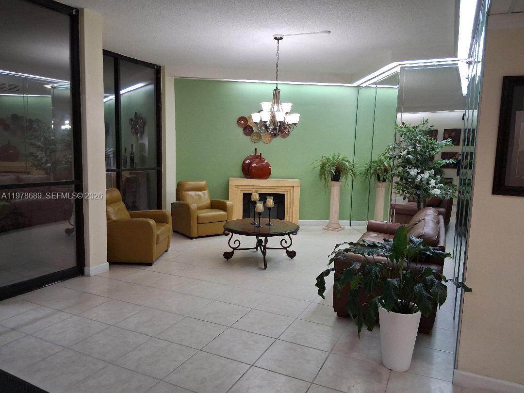 https://bt-photos.global.ssl.fastly.net/miami/orig_boomver_1_A11978689-2.jpg