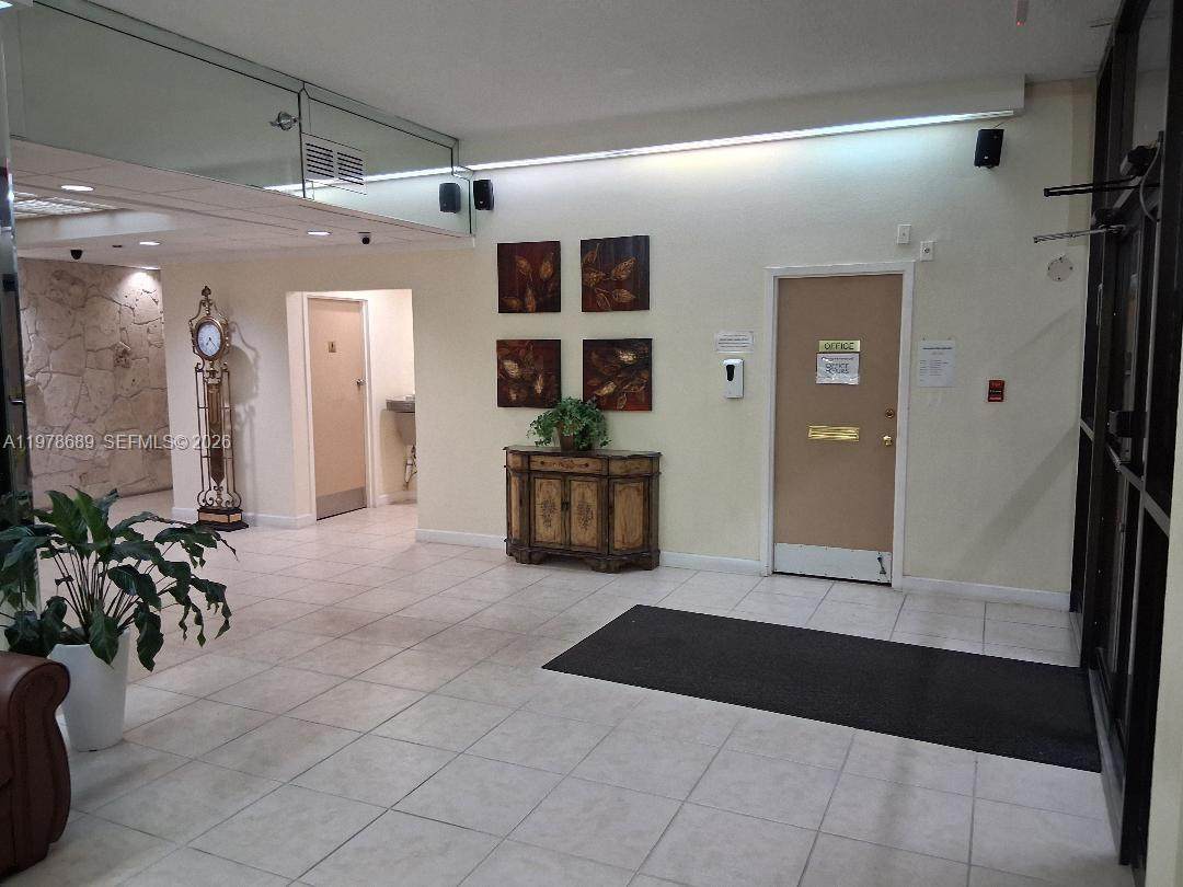 https://bt-photos.global.ssl.fastly.net/miami/orig_boomver_1_A11978689-2.jpg