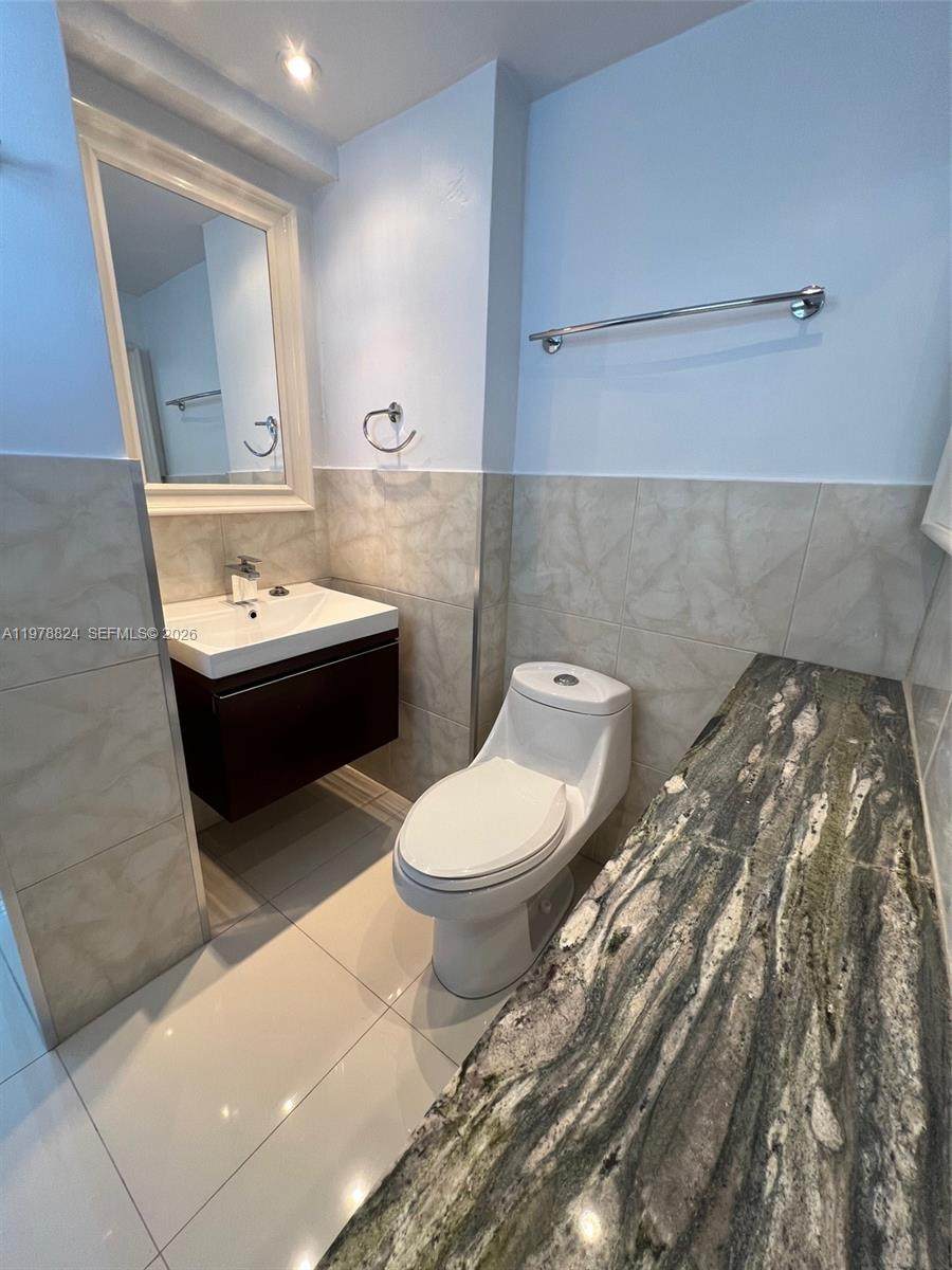 https://bt-photos.global.ssl.fastly.net/miami/orig_boomver_1_A11978824-2.jpg