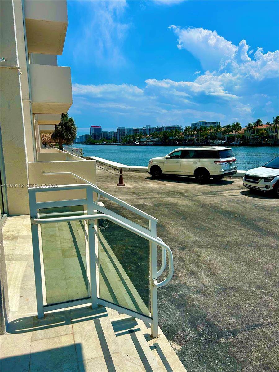https://bt-photos.global.ssl.fastly.net/miami/orig_boomver_1_A11979112-2.jpg