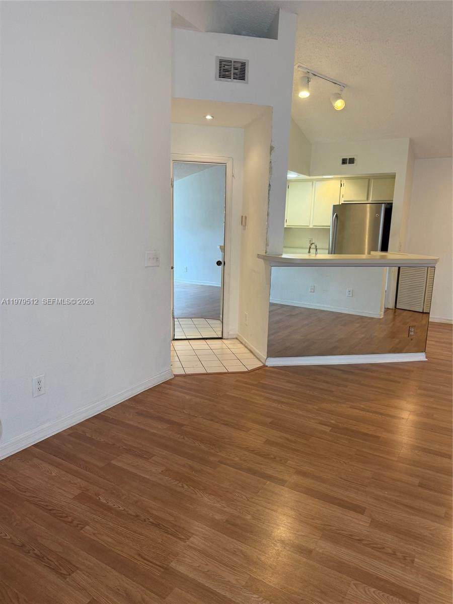 https://bt-photos.global.ssl.fastly.net/miami/1280_boomver_1_A11979512-2.jpg