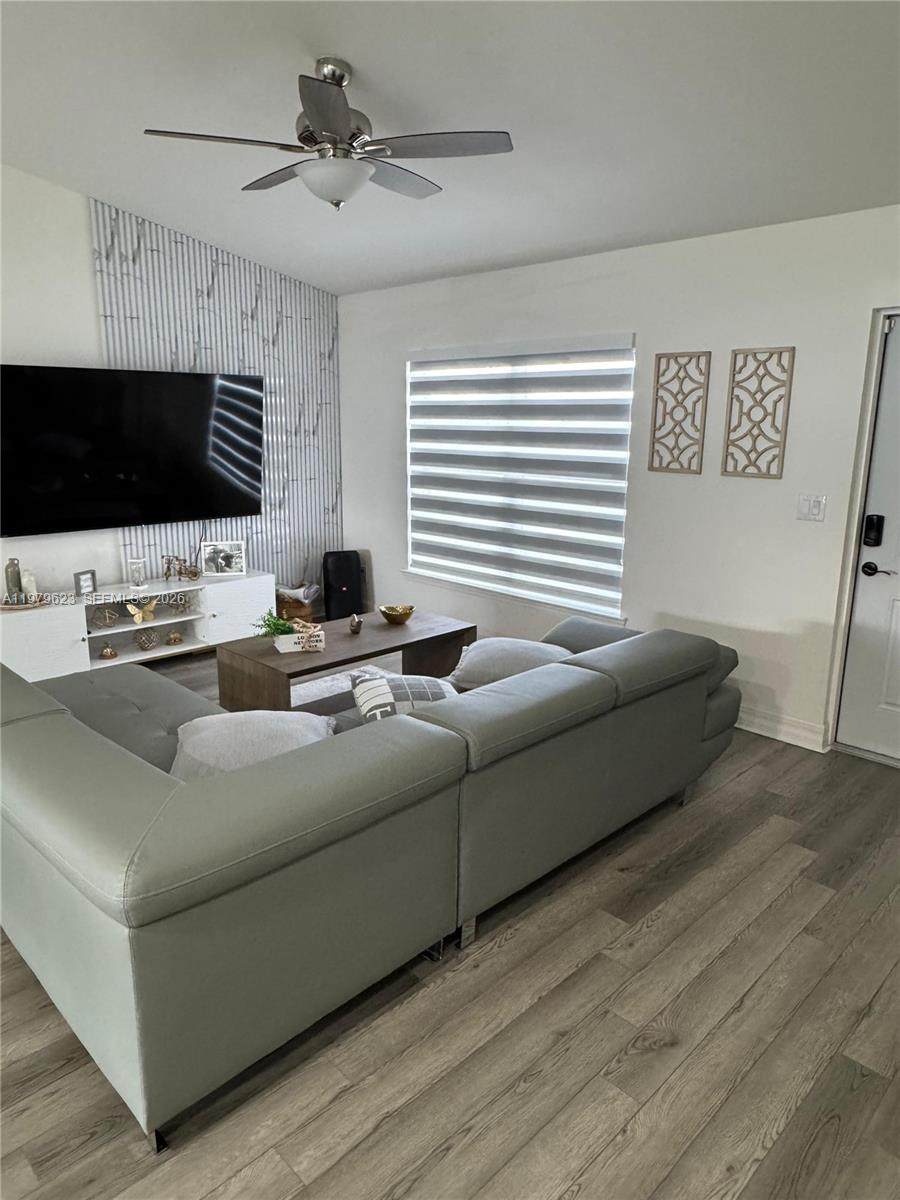 https://bt-photos.global.ssl.fastly.net/miami/1280_boomver_1_A11979623-2.jpg