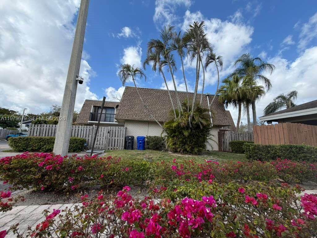 8209 23rd Ct - Photo 1