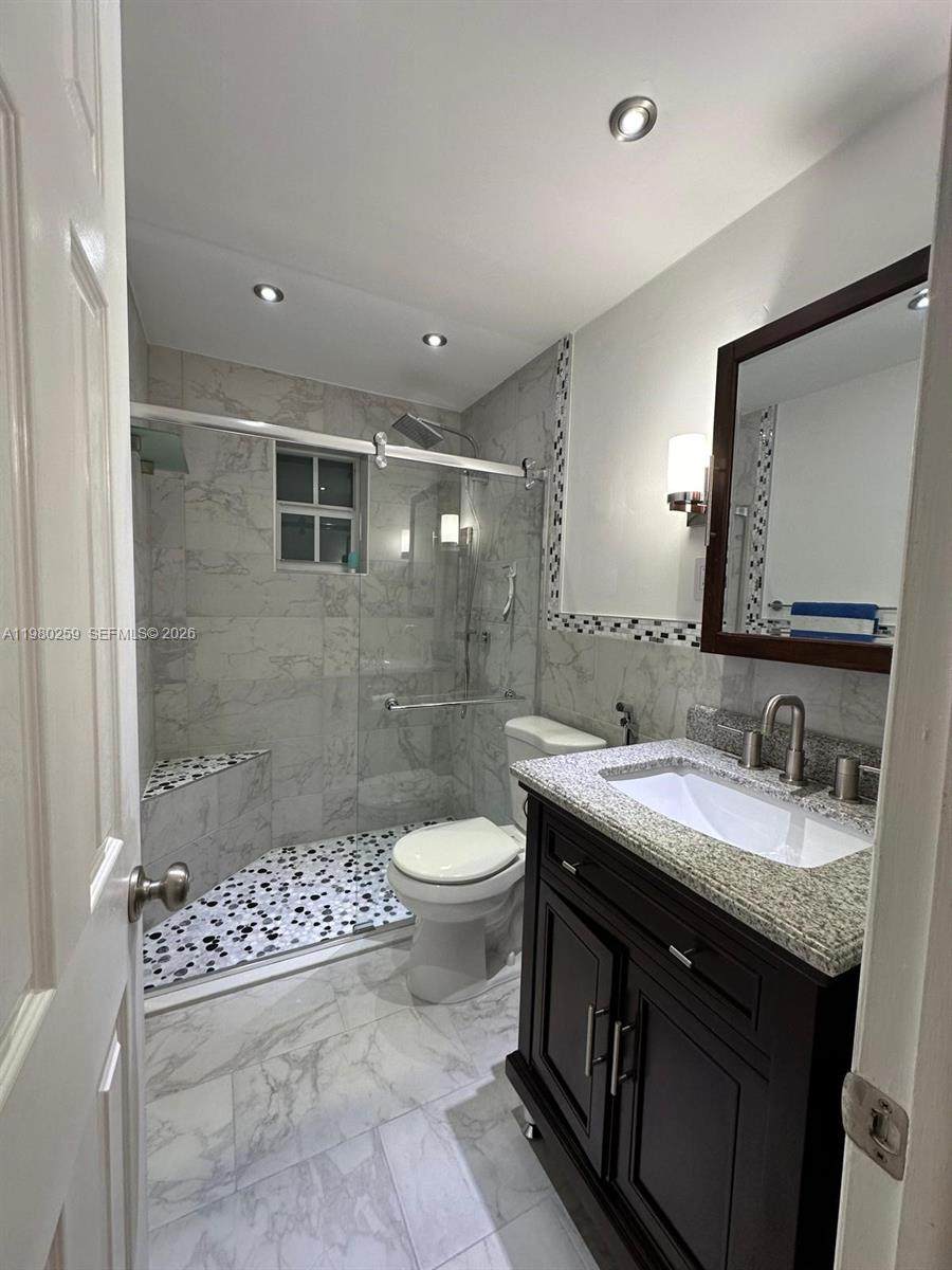 https://bt-photos.global.ssl.fastly.net/miami/orig_boomver_1_A11980259-2.jpg