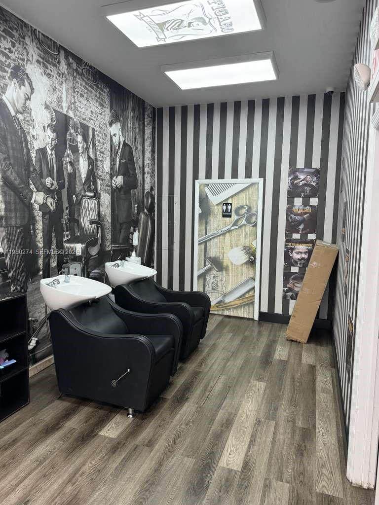  Listing &ndash; Barber&iacute;a Kendall - Photo 1