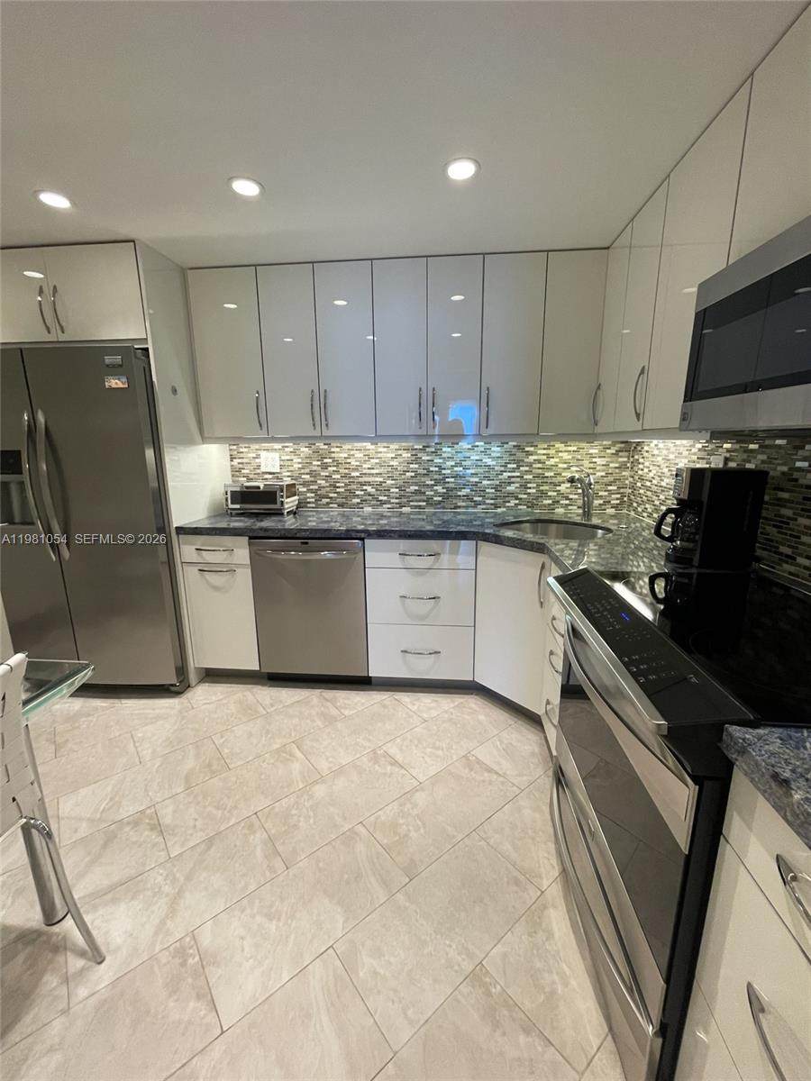 https://bt-photos.global.ssl.fastly.net/miami/1280_boomver_1_A11981054-2.jpg