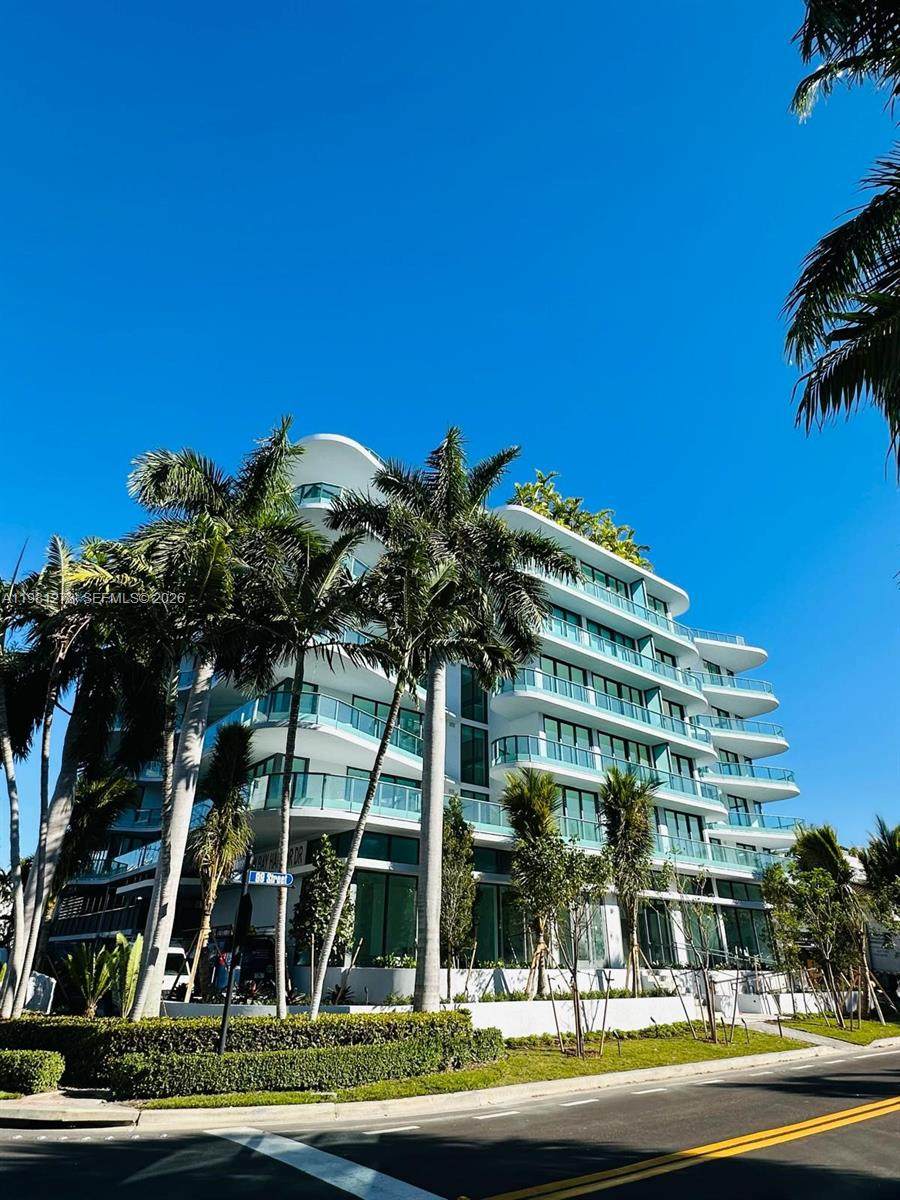 9901 Bay Harbor Dr - Photo 1