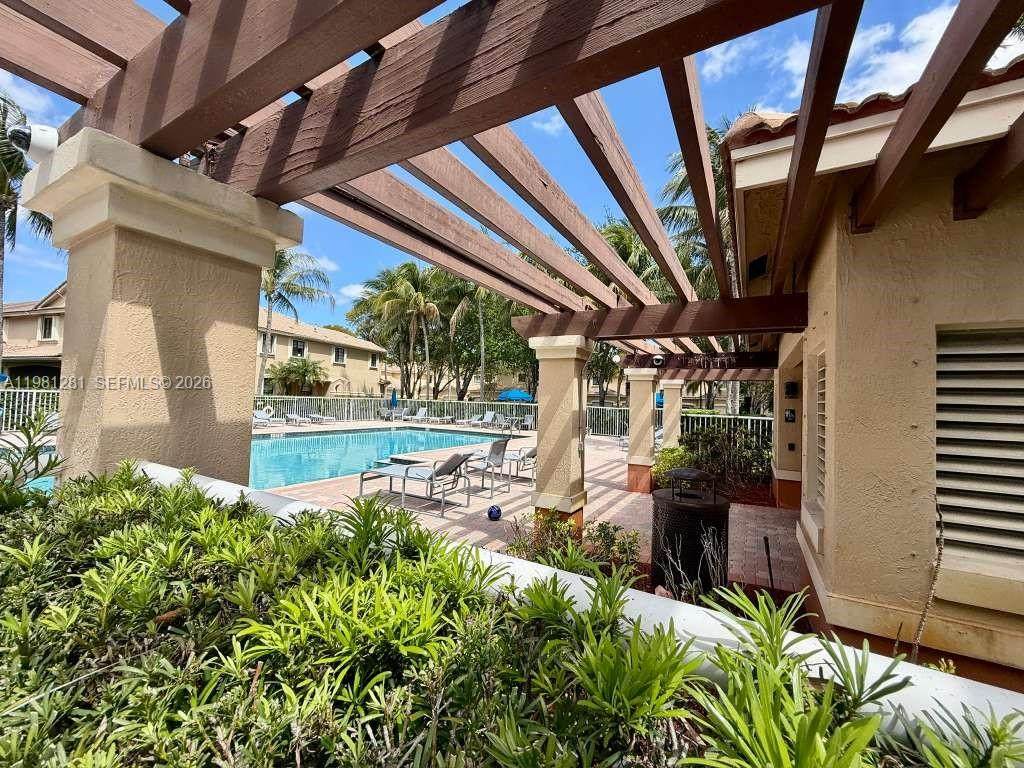 https://bt-photos.global.ssl.fastly.net/miami/orig_boomver_1_A11981281-2.jpg
