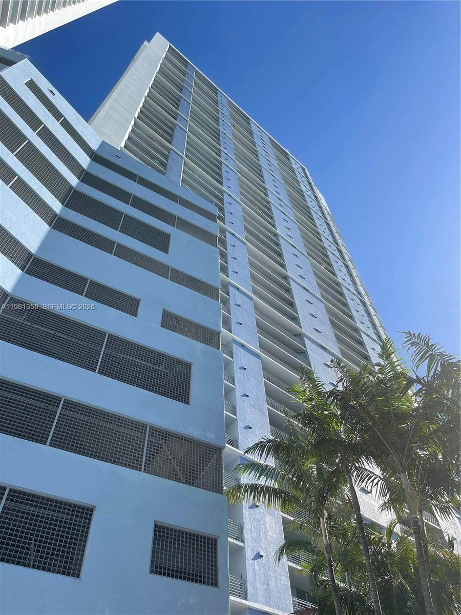 335 Biscayne Blvd - Photo 1