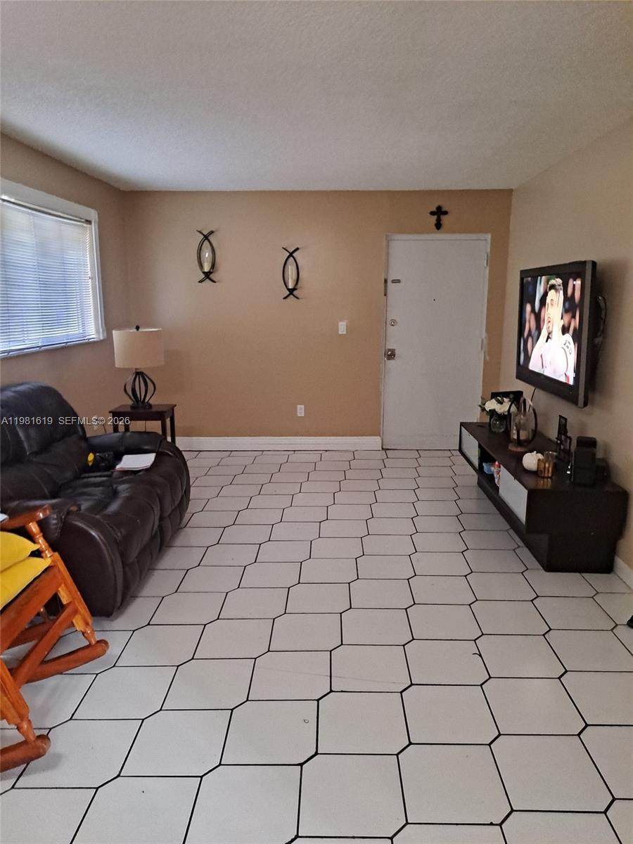 https://bt-photos.global.ssl.fastly.net/miami/orig_boomver_1_A11981619-2.jpg