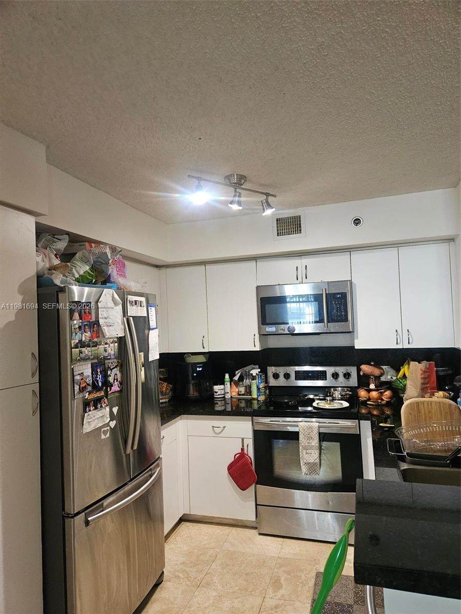 https://bt-photos.global.ssl.fastly.net/miami/orig_boomver_1_A11981694-2.jpg
