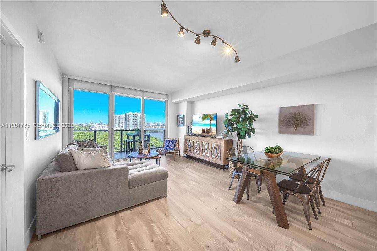 16385 Biscayne Blvd - Photo 1