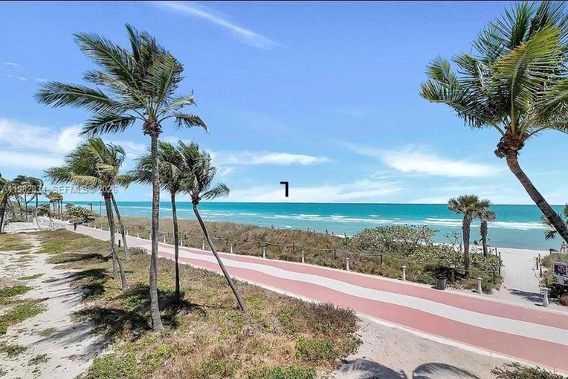 5401 Collins Ave - Photo 1